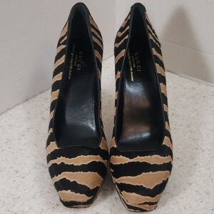 Gucci Zebra-Print Pointed Toe Pumps - Black & Tan